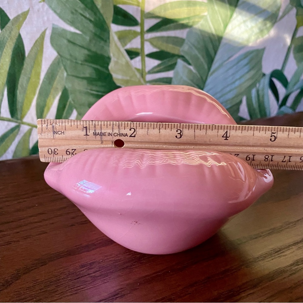 Ceramic Pink Lips Ashtray/ Trinket Dish/ Jewelry Holder/ Planter - Picture 5 of 9